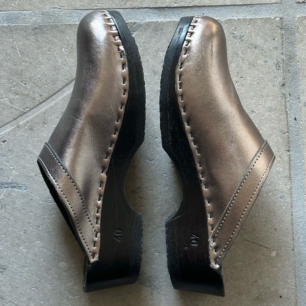 Sven Swedish Plain Clogs in Pewter + Black - Picture 4 of 5